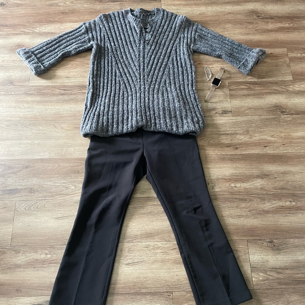 Women grey knit sweater - perfect for office look